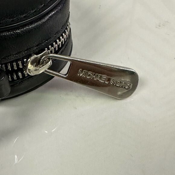 Michael Kors Black & Gray Leather Heart Wristlet Coin Purse - Picture 6 of 7